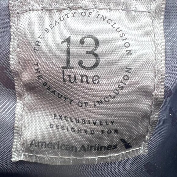 American Airlines Eagle Flagship Formia First Class Zipper Cylinder Travel Pouch - Picture 8 of 13